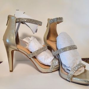 Kelly & Kate sandals stunning